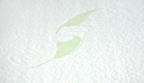 Kojenecký polštář - klín Luxe s aloe vera